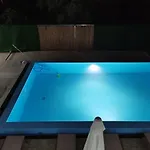 Hotel Capital Lux 3* Nidhrion